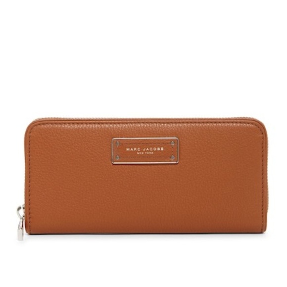 Marc Jacobs Handbags - Marc Jacobs Too Hot to Handle  Continental Wallet
